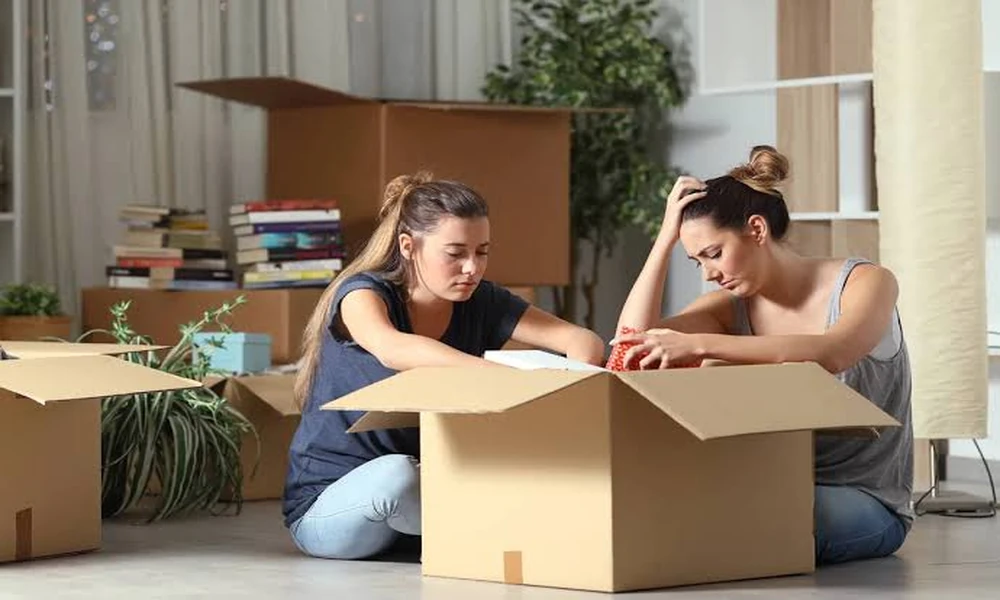 A Room-by-Room Decluttering Checklist Before Moving Day